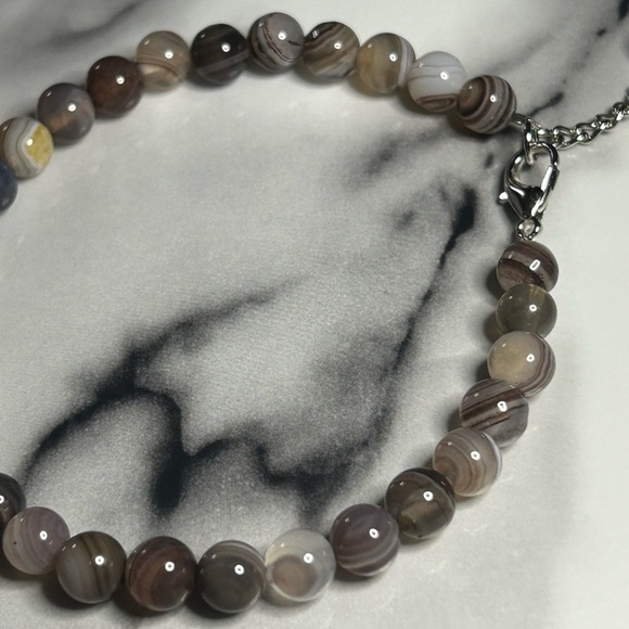 Banded Agate Neutral Bracelet - Picture 3 of 3